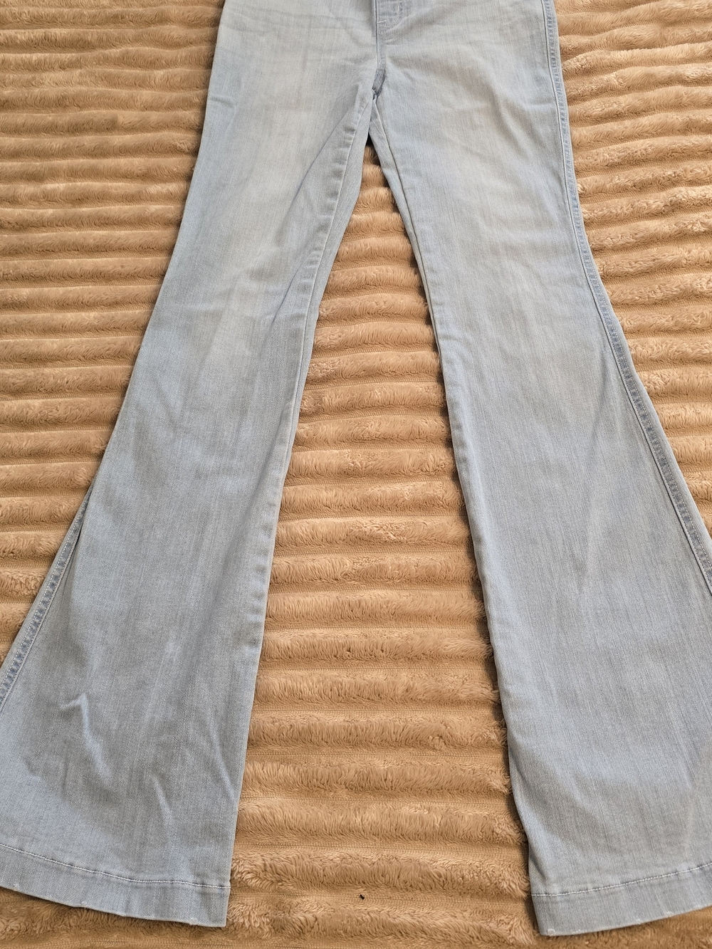 SPANX Pull-On Flare Jeans Retro Light Wash Stretch Denim Size Small